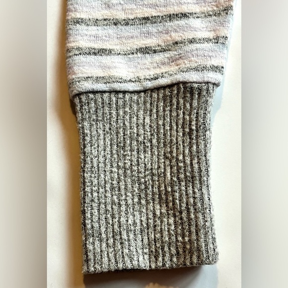 Charlie B Striped Gray and White w Pastel Colors Women’s Sweater Size Small - Picture 6 of 16